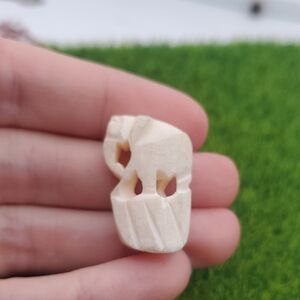 Antique Cream Stone Elephant Pendant P309